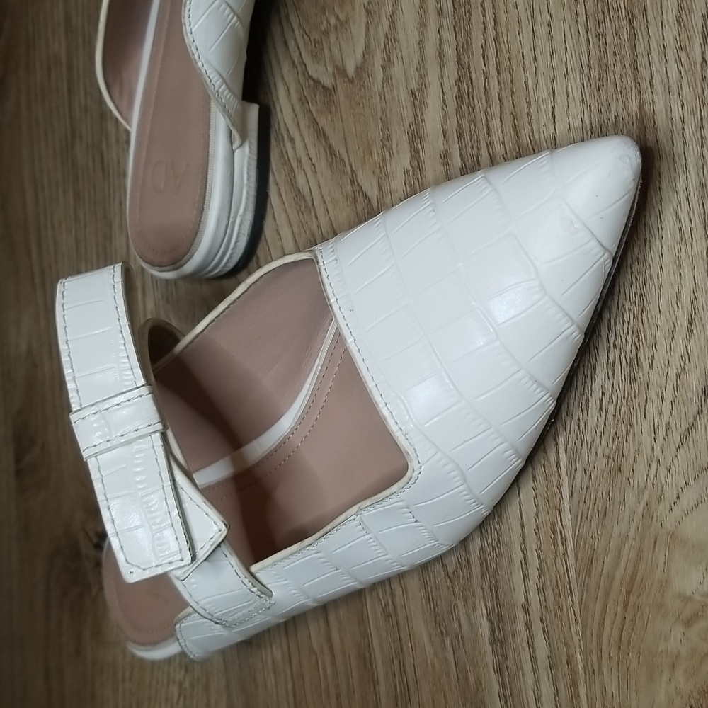 AD and Daughters Jemma Croc Embossed White Leather Slide In Mules Size 7